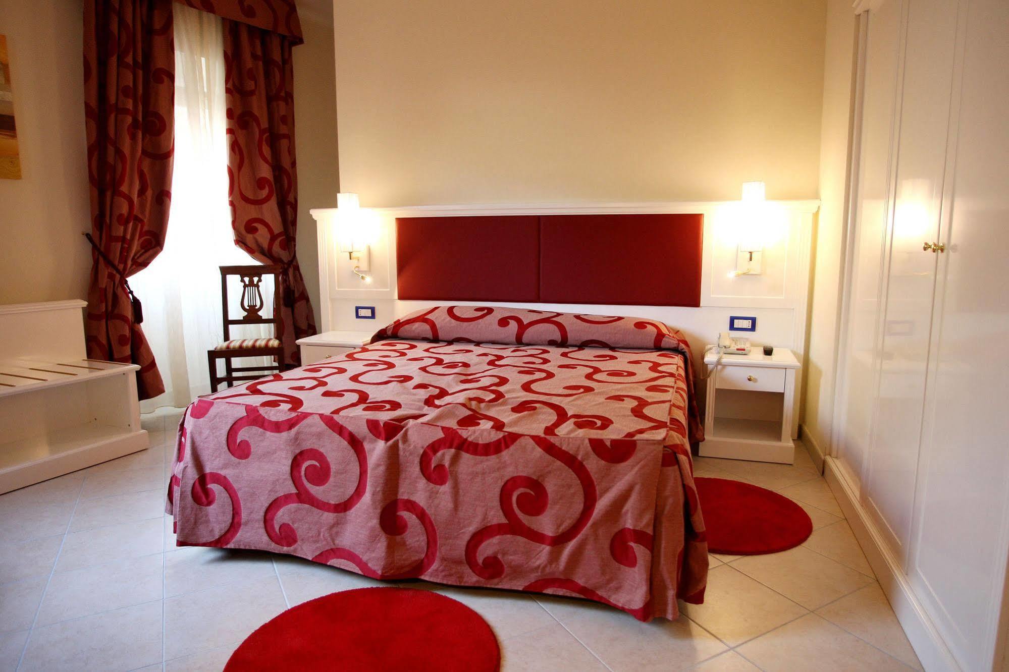 Hotel Anglo Americano Róma Szoba fotó
